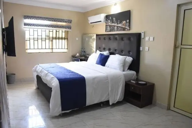 Beautiful 1 Bed, Living Room in a Hotel Penthouse