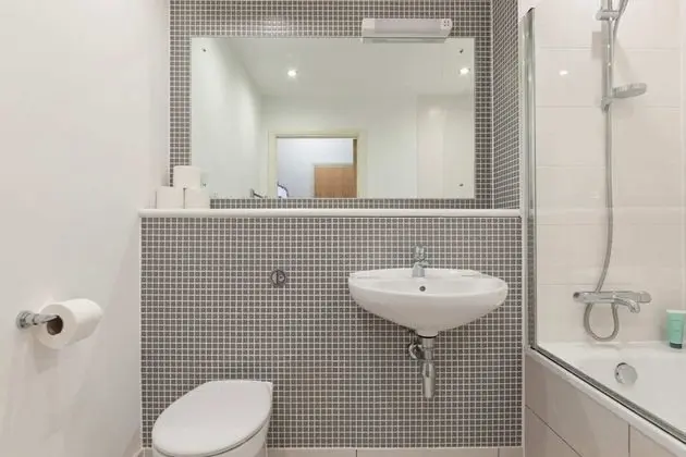 Beautiful 1 Bedroom Apartment in Shepherd's Bush - Banyo Tipleri