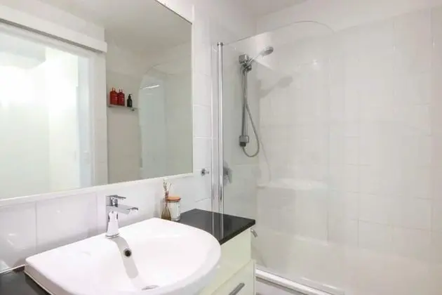 Beautiful 1 Bedroom In The Heart Of Brisbane - Banyo Tipleri