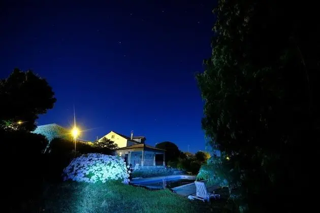 Beautiful 10-bed Cottage in Celorico With Pool - 1