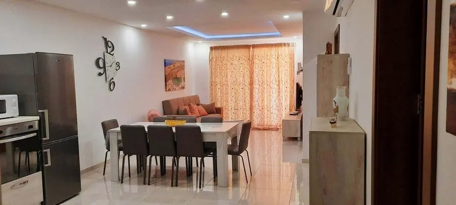 Beautiful 2 Bed Apartment in Għajnsielem - Yerinde Yemek