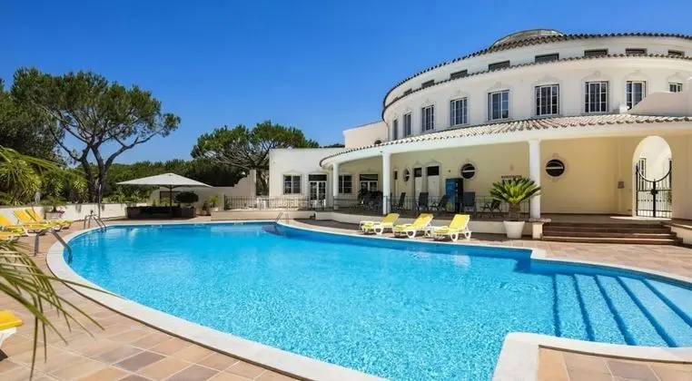Beautiful 2-bed Apartment, Golf Pool,beach