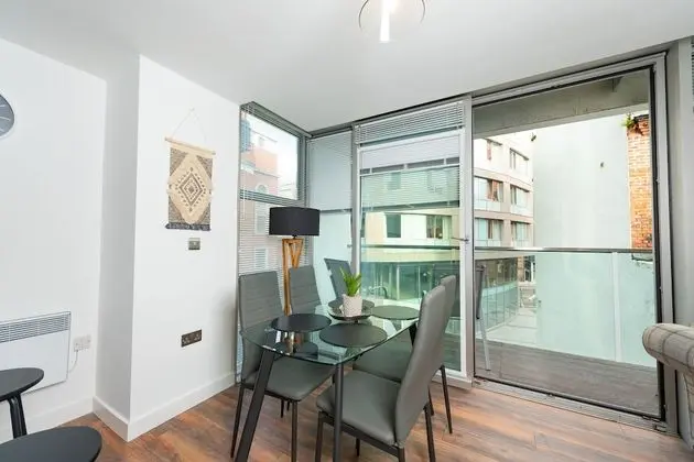 Beautiful 2-bed Apartment in Liverpool City Centre - Yerinde Yemek