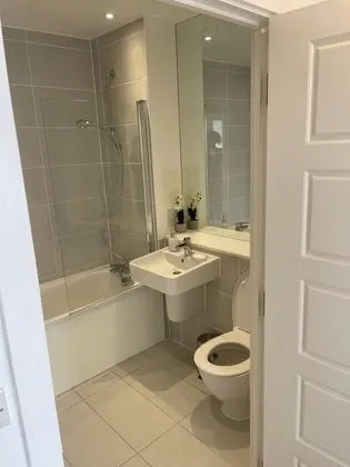 Beautiful 2-bed Apartment in London - Banyo Tipleri