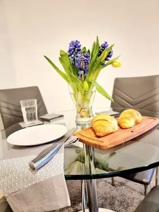 Beautiful 2-bed Apartment in Milton Keynes - Yerinde Yemek