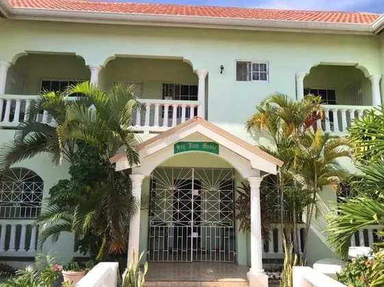 Beautiful 2-bed Apartment in Sunny Jamaica - Dış Mekan