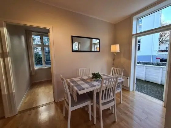 Beautiful 2-bedroom In City Center, Wbalcony Free Parking - Yerinde Yemek