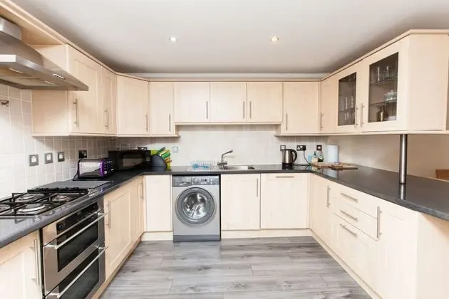 Beautiful 2 Bedroom Flat In Converted Distillery - Mutfak