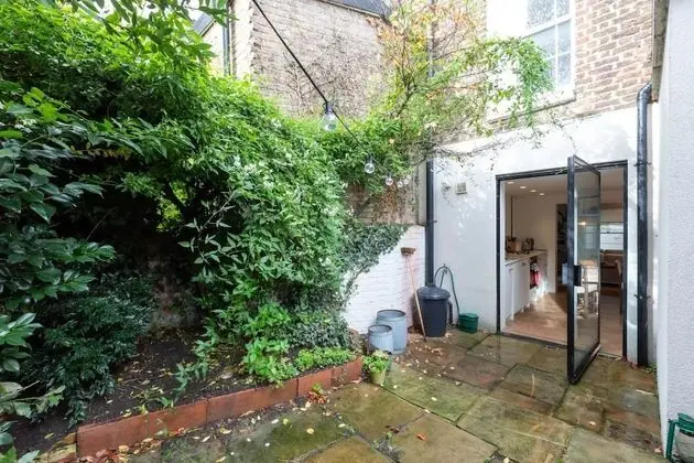 Beautiful 2 Bedroom Townhouse With Garden in Kentish Town