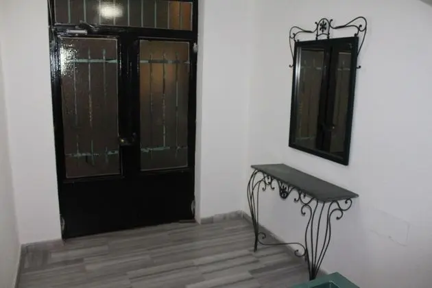 Beautiful 2 BR Apt Quiet & Private - Dış Mekan