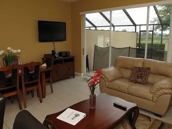 Beautiful 3 Bed 3 Bath Townhome With Lake View - Öne Çıkan Resim
