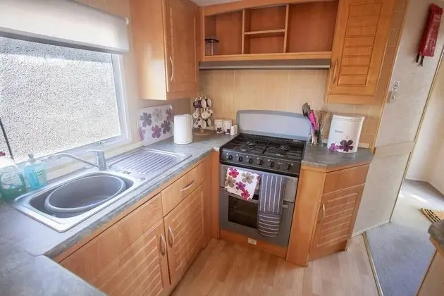 Beautiful 3-bed Cabin in Pembrokeshire Coast - Mutfak