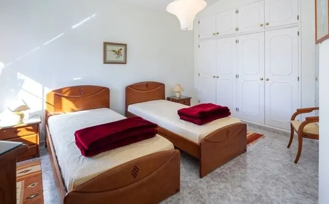 Beautiful 3-bed Villa in Faro Spool & Seaview - Oda