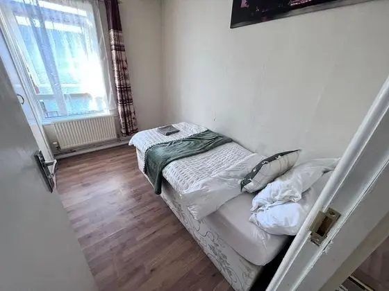 Beautiful 3-bed House in High Wycombe - Oda