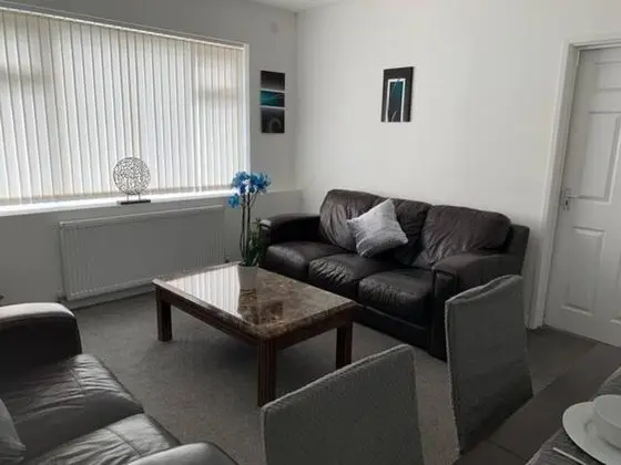 Beautiful 3-bed House in Wolverhampton - İç Mekan