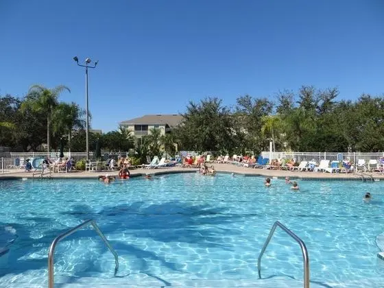 Beautiful 3 Bed Town Home With South Facing Pool - Havuz
