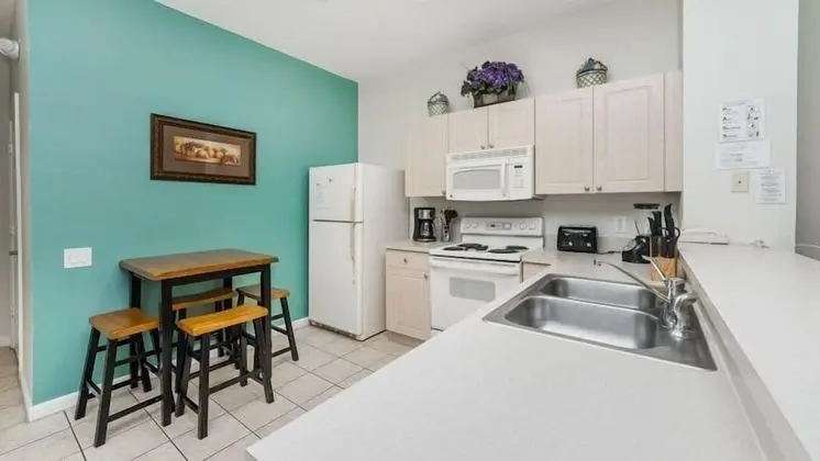 Beautiful 3 Bed Town Home With South Facing Pool - Mutfak