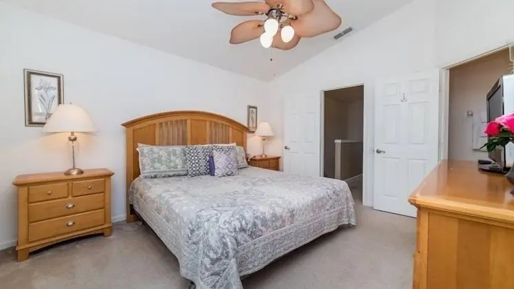 Beautiful 3 Bed Town Home With South Facing Pool - Oda