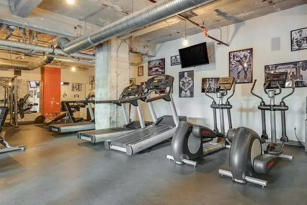 Beautiful 3bd Unit in Perfect Downtown Location - Fitness