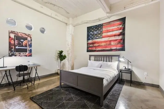 Beautiful 3bd Unit in Perfect Downtown Location - Oda