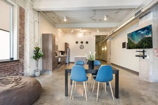 Beautiful 3bd Unit in Perfect Downtown Location - Yerinde Yemek