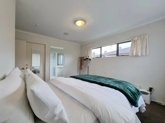 Beautiful 3BR House - WiFi - Car park - Oda