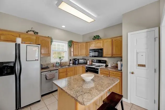 Beautiful 3BR Suburban House - Mutfak
