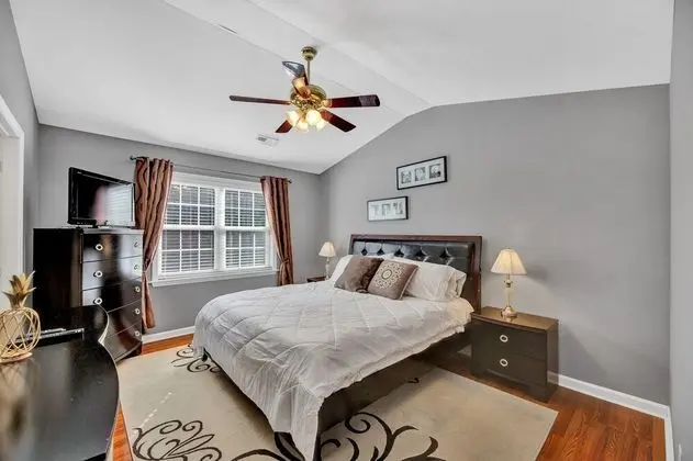 Beautiful 3BR Suburban House - Oda