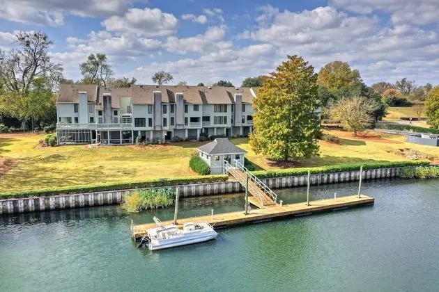 Beautiful 3BR Townhouse