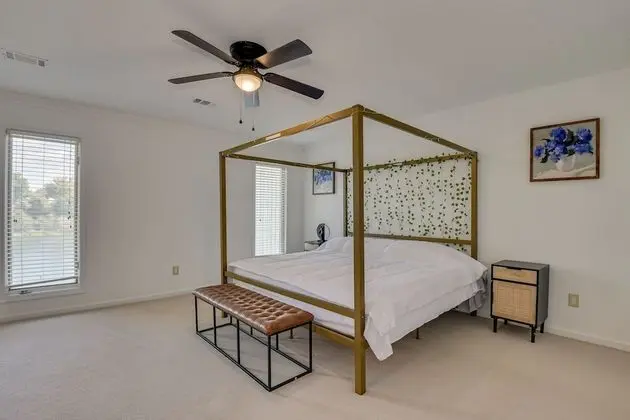 Beautiful 3BR Townhouse - Oda