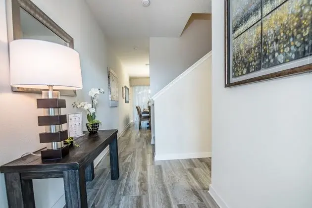 Beautiful 4 Bdrm, 3 Bath Townhome - Dış Mekan