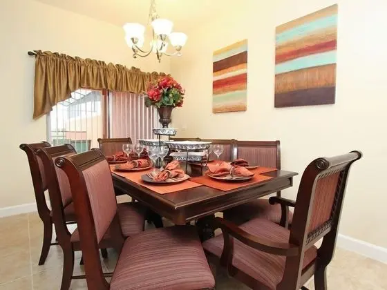 Beautiful 4 Bed 3 Bath Town Home With Splash Pool - Mutfak