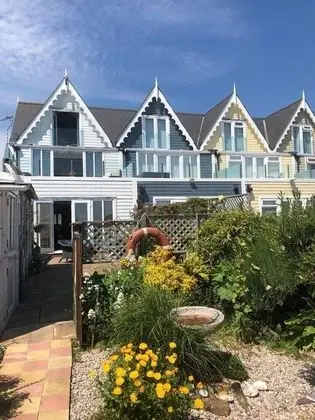 Beautiful 4-bed House in Walton on the Naze - Dış Mekan