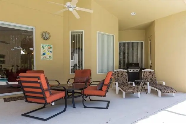 Beautiful 4 bed Pool Property With no Rear Neighbours and Conservation View and own spa - 390