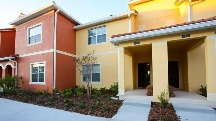 Beautiful 4 Bedroom 3 Bath Town Home in Paradise Palms Resort - Dış Mekan