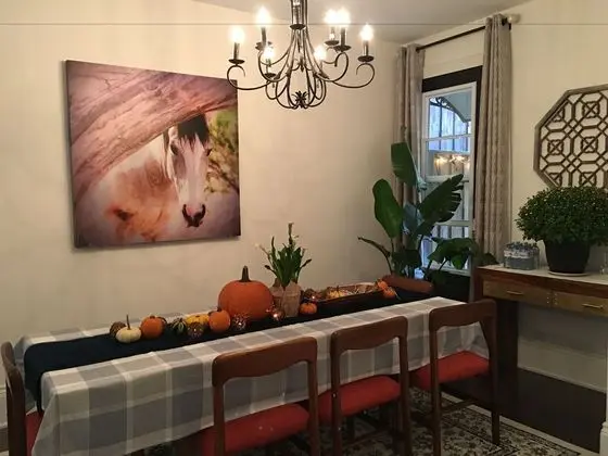 Beautiful 4BR Downtown House, Sleeps 10 - Yerinde Yemek