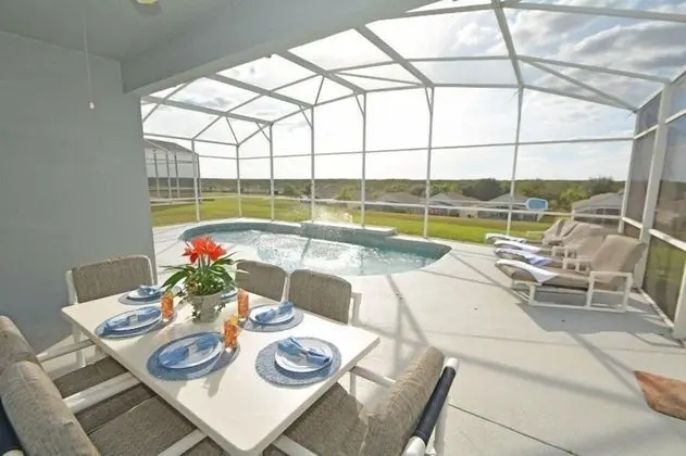 Beautiful 5 Bedroom 3 Bath Pool Home on the Golf Course - Havuz