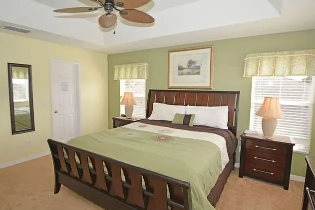 Beautiful 5 Bedroom 3 Bath Pool Home on the Golf Course - Oda