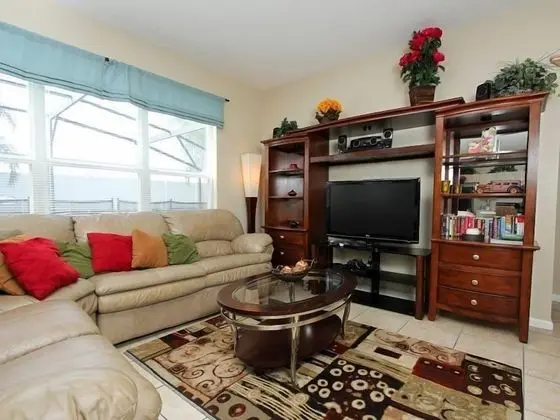 Beautiful 6 Bedroom 4 Bath Pool Home In Gated Resort