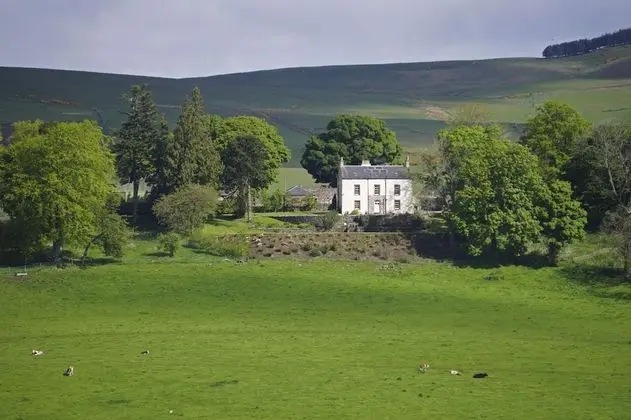 Beautiful 8-bed House in Angus