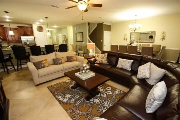 Beautiful 8 Bedroom 5 Bath Pool Home With Movie Theater - Oda Düzeni