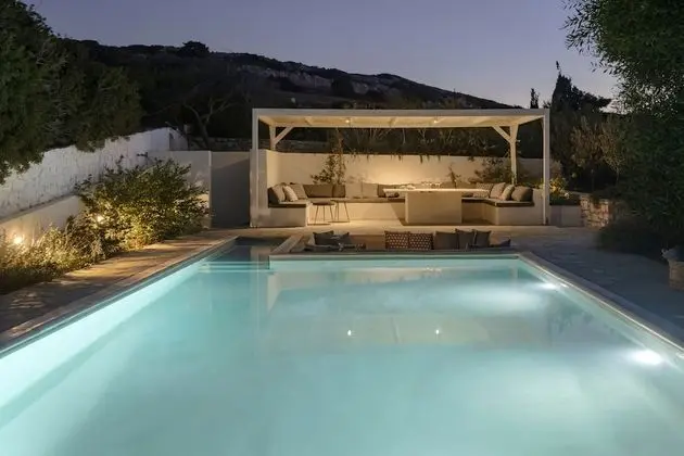 Beautiful 8-person Family Villa with Great Views by VillaRentalsgr - Havuz