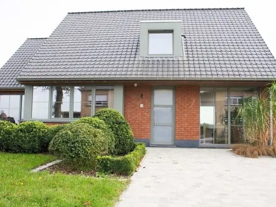 Beautiful Villa in Alveringem With a Large Private Garden