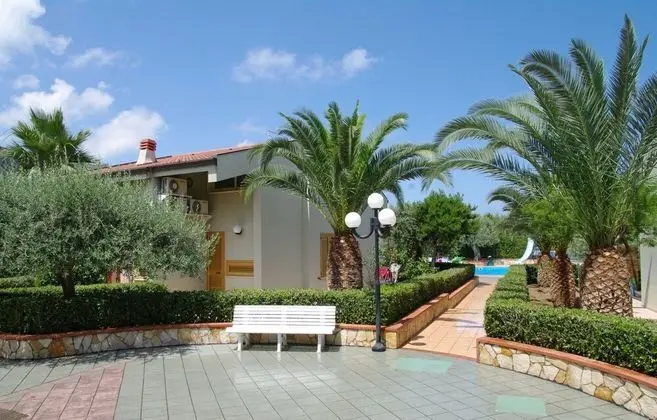 Beautiful Apartment for 2 People in Residence