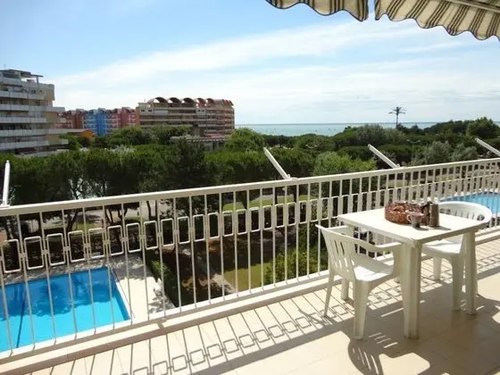 Beautiful Apartment For 5 People-pool-terra by Beahost Rentals
