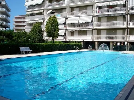 Beautiful Apartment for 7 People With Pool by Beahost Rentals
