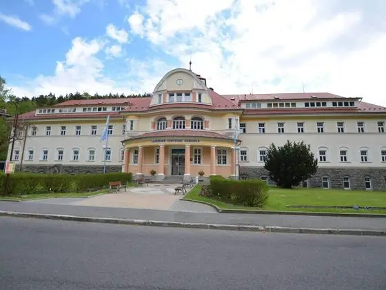Beautiful Apartment in a Spa Resort, Only 2,5 km From the Jáchymov Chairlift - Keilberg - Dış Mekan