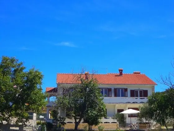 Beautiful Apartment With Balcony, Island Rab