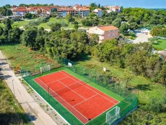 Beautiful Apartment in Banjole Near Beach and Pula City