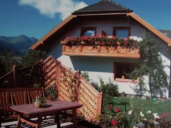 Beautiful Apartment With Garden in Salzburg - Öne Çıkan Resim
